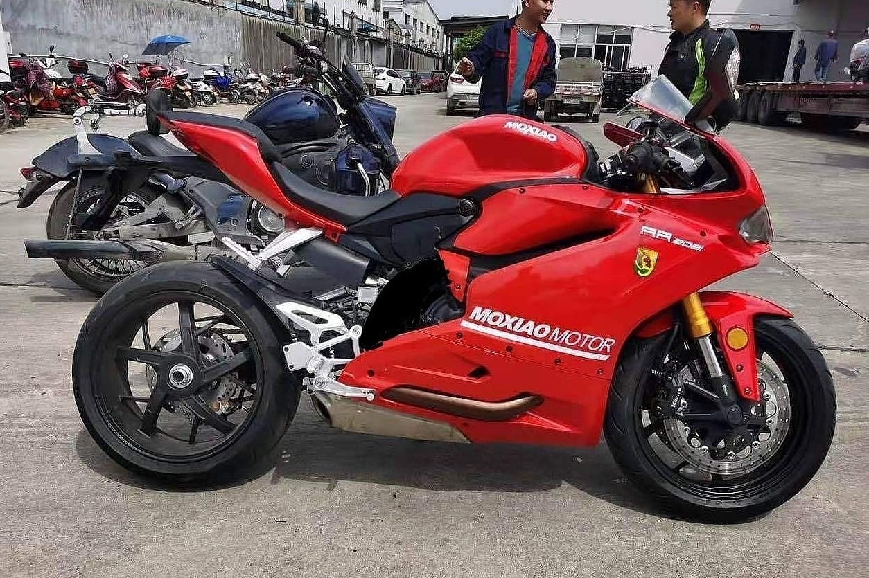 Moxiao 500RR ngoại hình Ducati Panigale 959 với giá chỉ