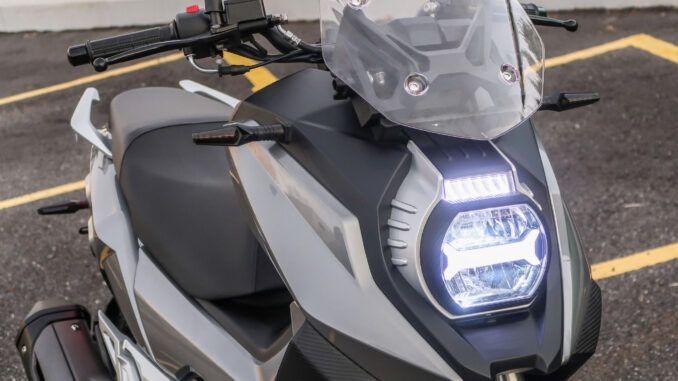 2021-wmoto-xtreme-150i-ra-mat-voi-nhieu-tinh-nang-dang-gia-chayxe-vn-6