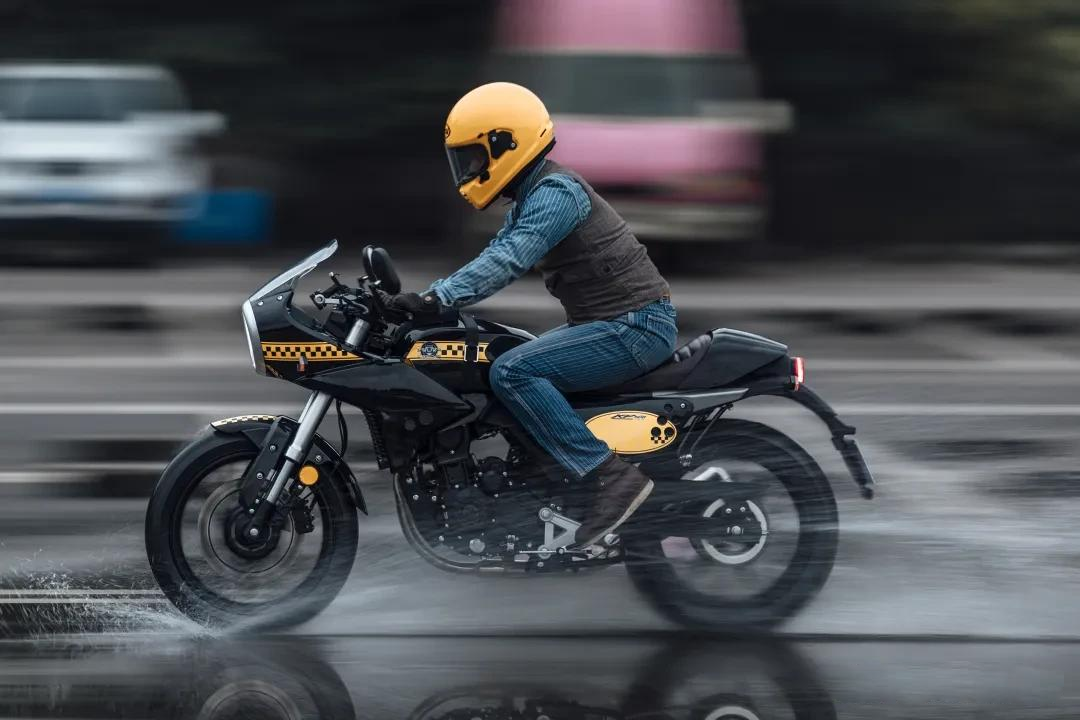 Best Cafe Racers to buy in 2021  Heres our Top 10  Bennetts