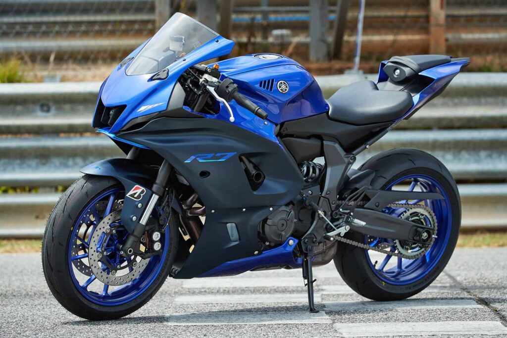 Yamaha R7 giá từ 260 triệu chính thức bán tại Việt Nam CHAYXE.VN